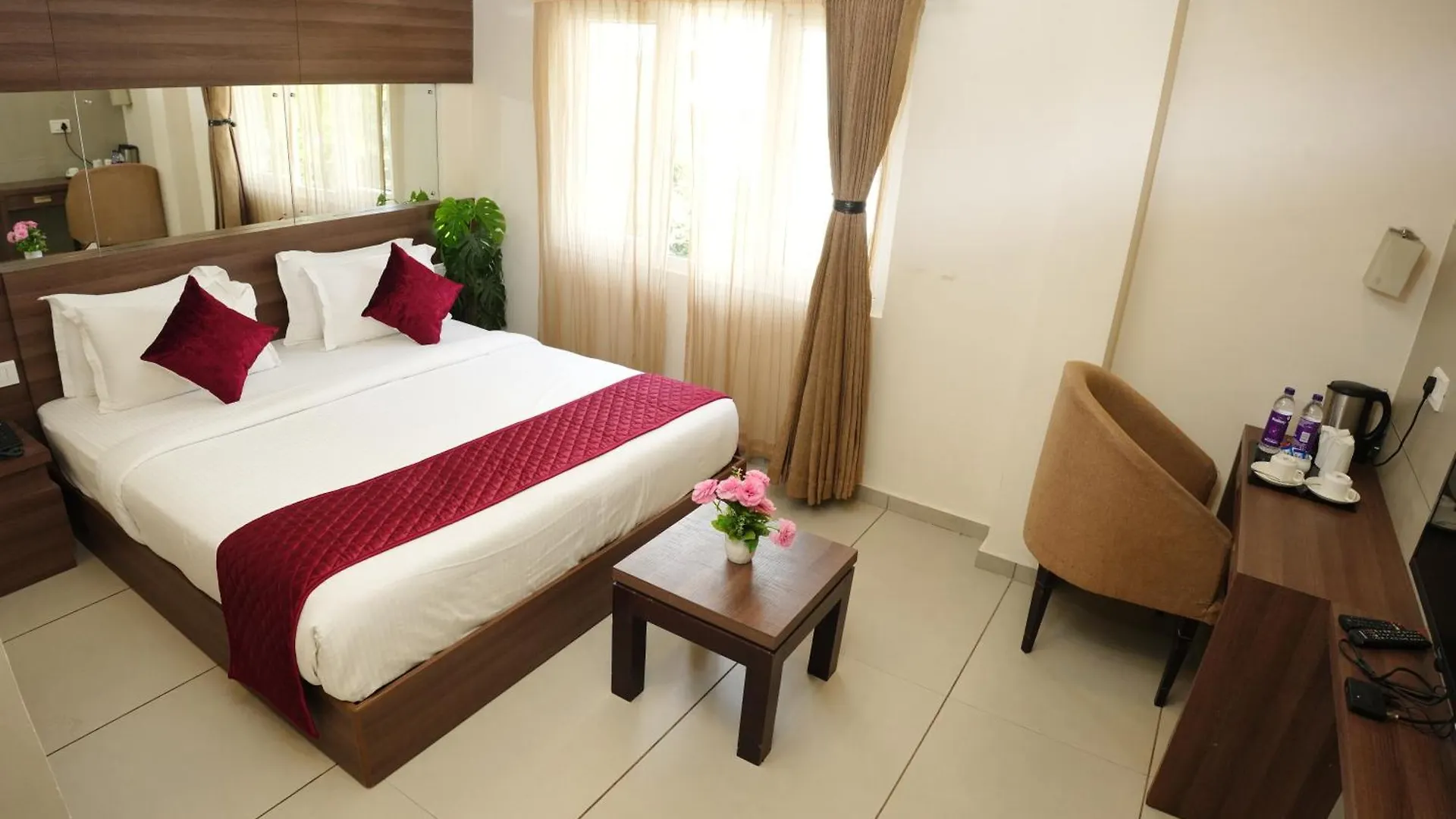 Hotel Palmyra Grand Inn - Kochi