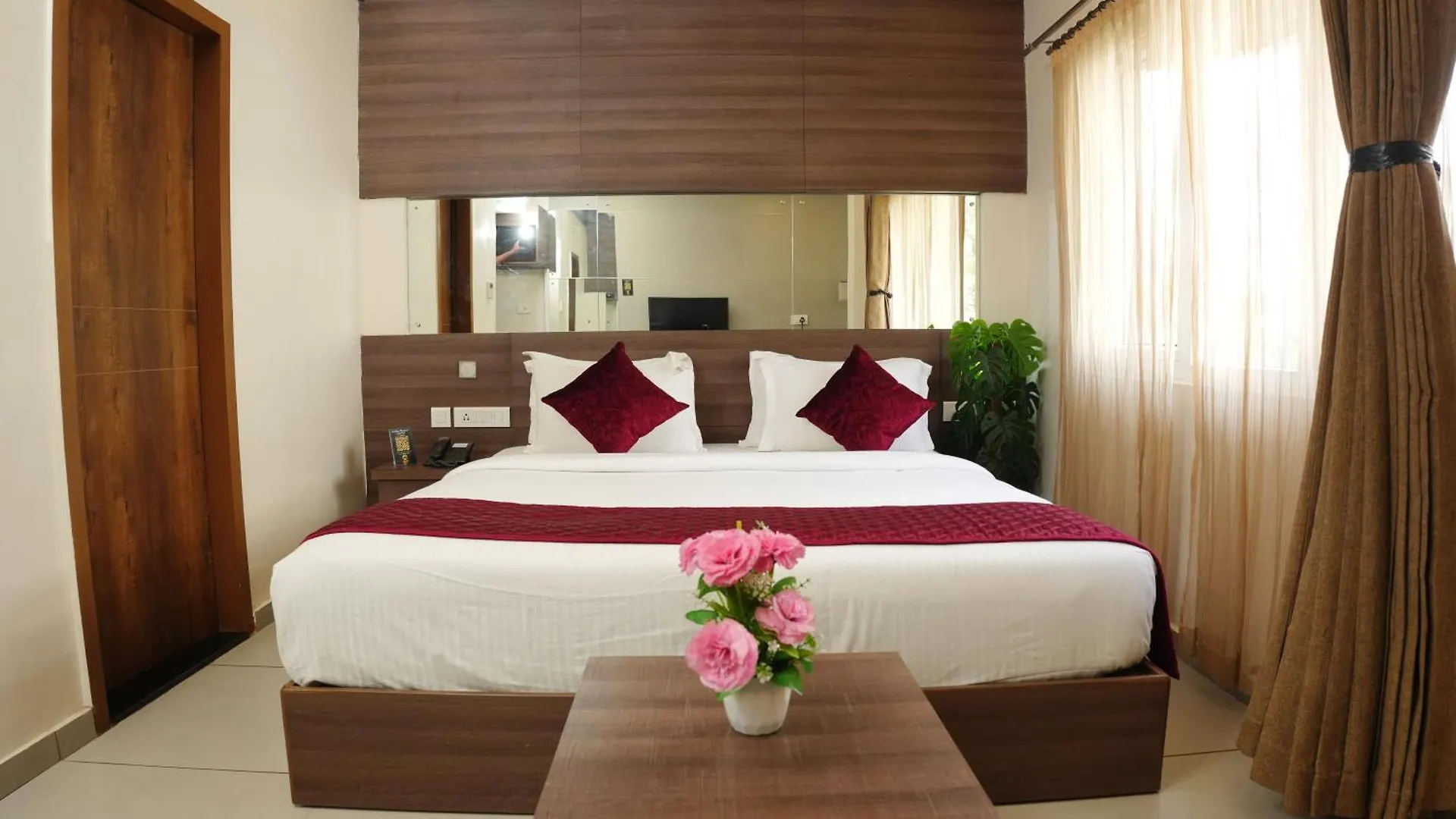 Hotel Palmyra Grand Inn - Kochi