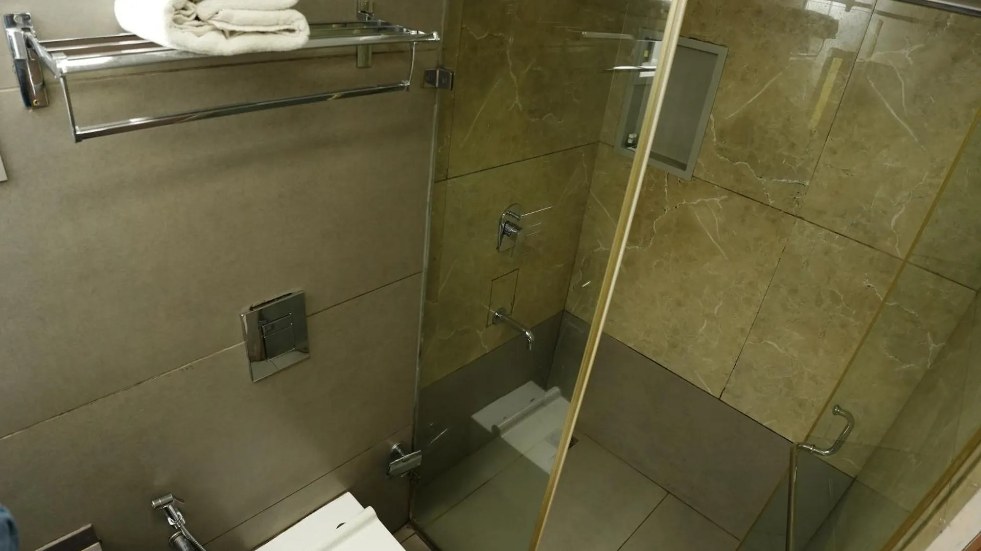 Hotel Palmyra Grand Inn - Kochi